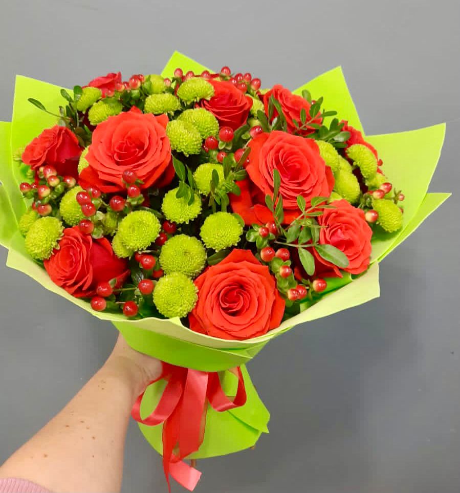 Букет цветов из: Хризантемы и Розы в Грозном