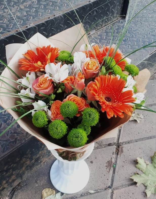 Букет цветов из: Герберы, Хризантемы, Альстромерии и Розы в Грозном