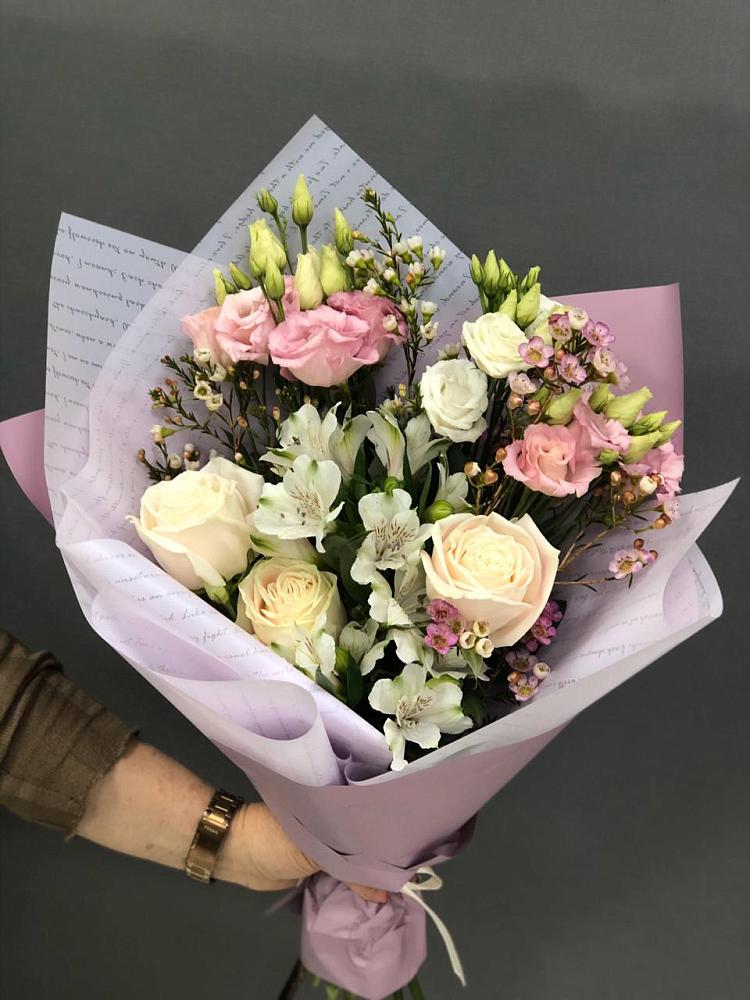 Букет цветов из: Альстромерии, Розы и Лизиантусы в Грозном