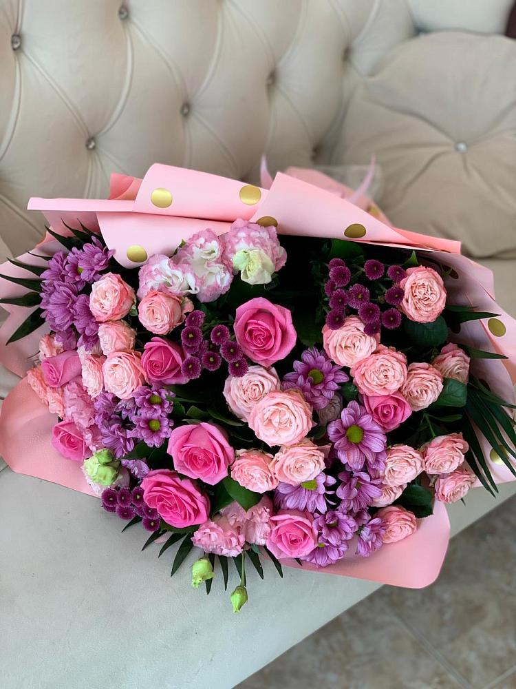 Букет цветов из: Хризантемы, Розы и Лизиантусы в Грозном