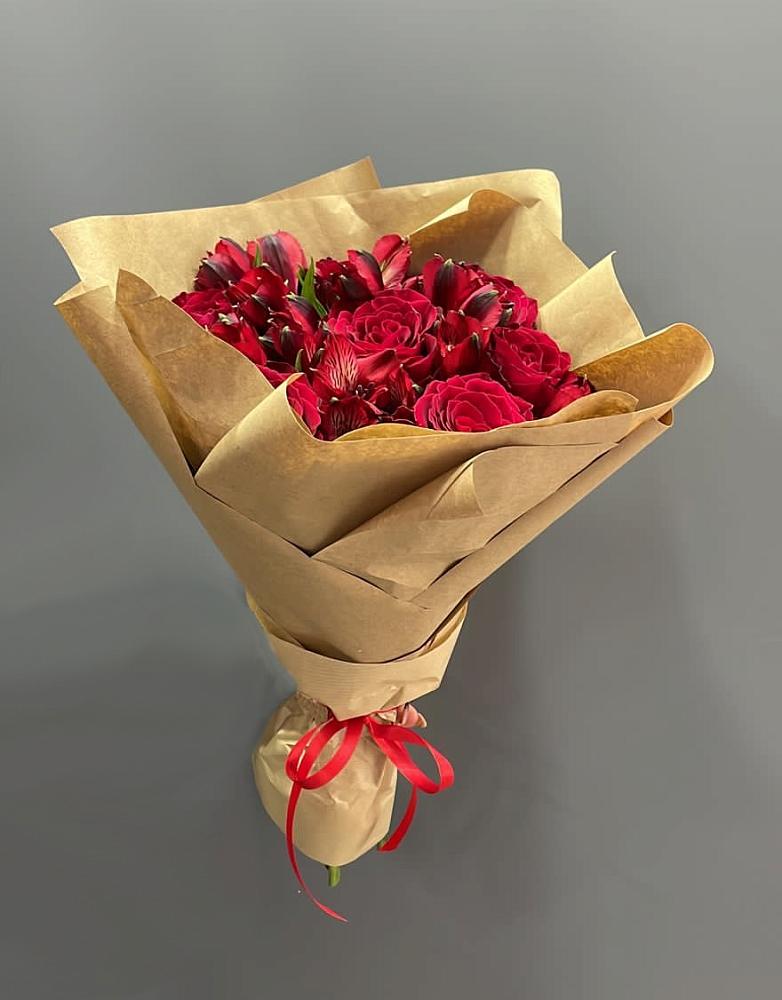 Букет цветов из: Альстромерии и Розы в Грозном