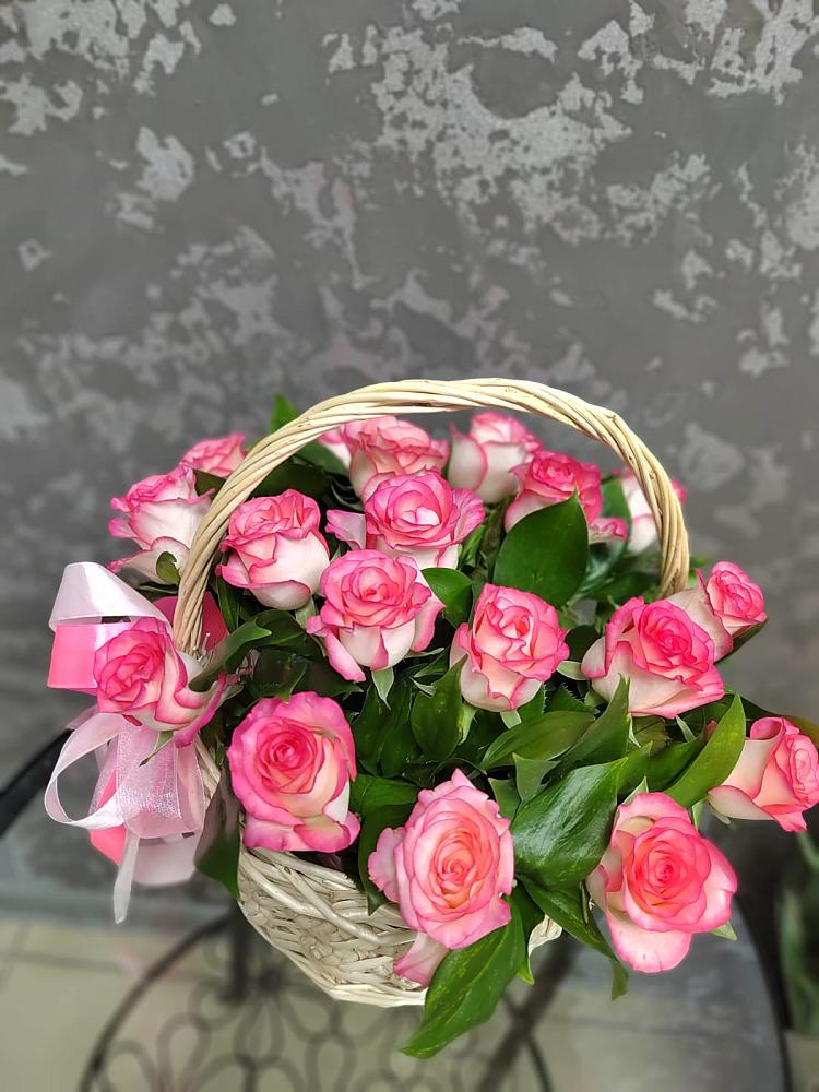 Цветочная композиция из Розы в корзине в Грозном