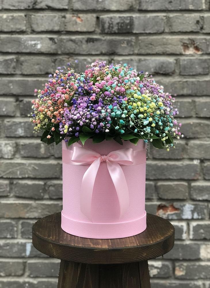 Цветочная композиция из Гипсофила и Розы в шляпной коробке в Грозном