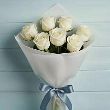 Букет 7 Белых роз Эдлесс Лав в Грозном