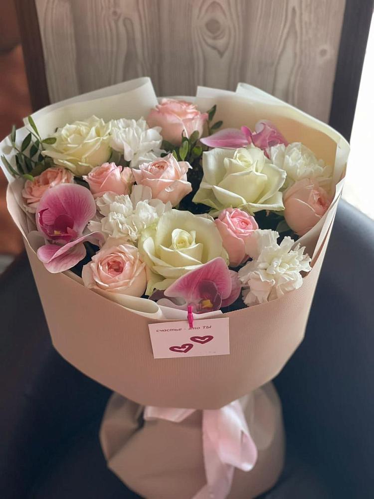 Букет цветов из: Орхидеи, Розы и Гвоздики в Грозном