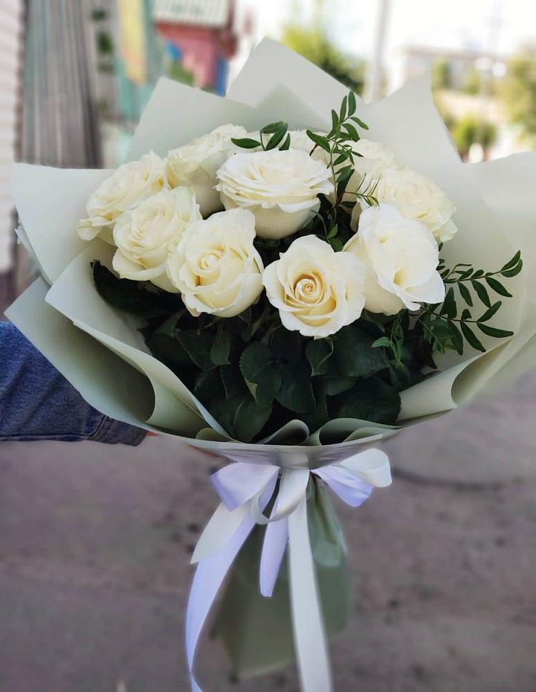 Букет Белые розы Проуд в Грозном