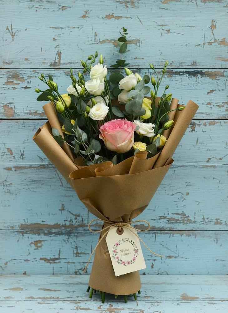 Букет цветов из: Розы и Лизиантусы в Грозном