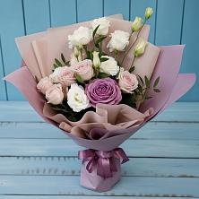 Букет цветов из:  Розы и Лизиантусы в Грозном
