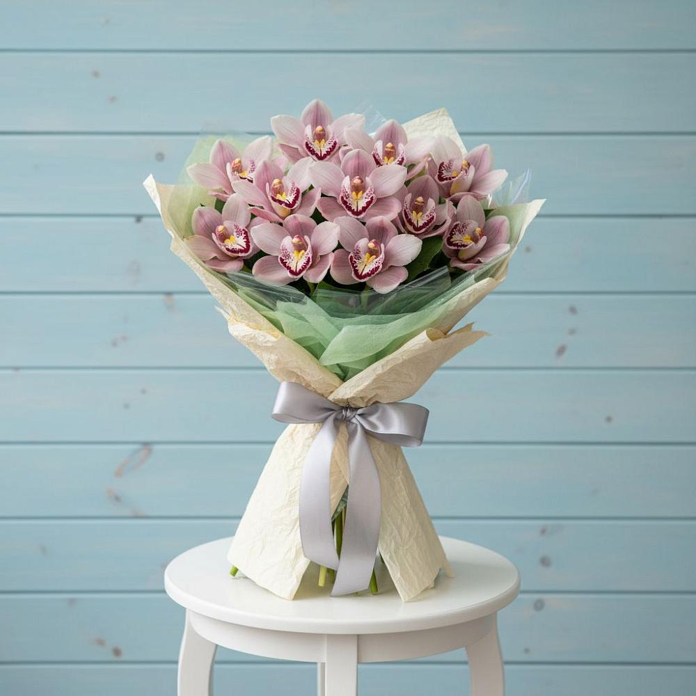 Букет цветов из: Орхидеи и Розы в Грозном