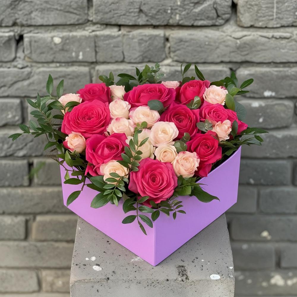 Цветочная композиция из Розы в коробке в Грозном
