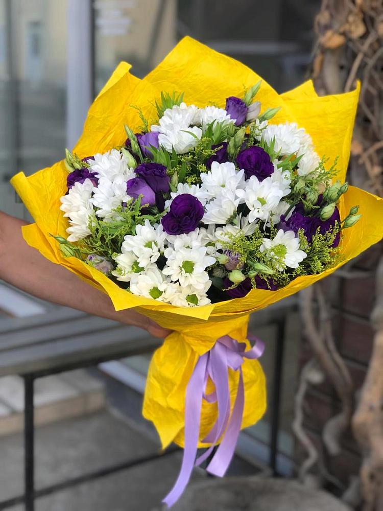 Букет цветов из: Ирисы, Хризантемы и Ромашки в Грозном