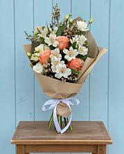 Букет цветов из:  Альстромерии, Лизиантусы, Розы и Хризантемы #REPLACE_PRED# Грозном