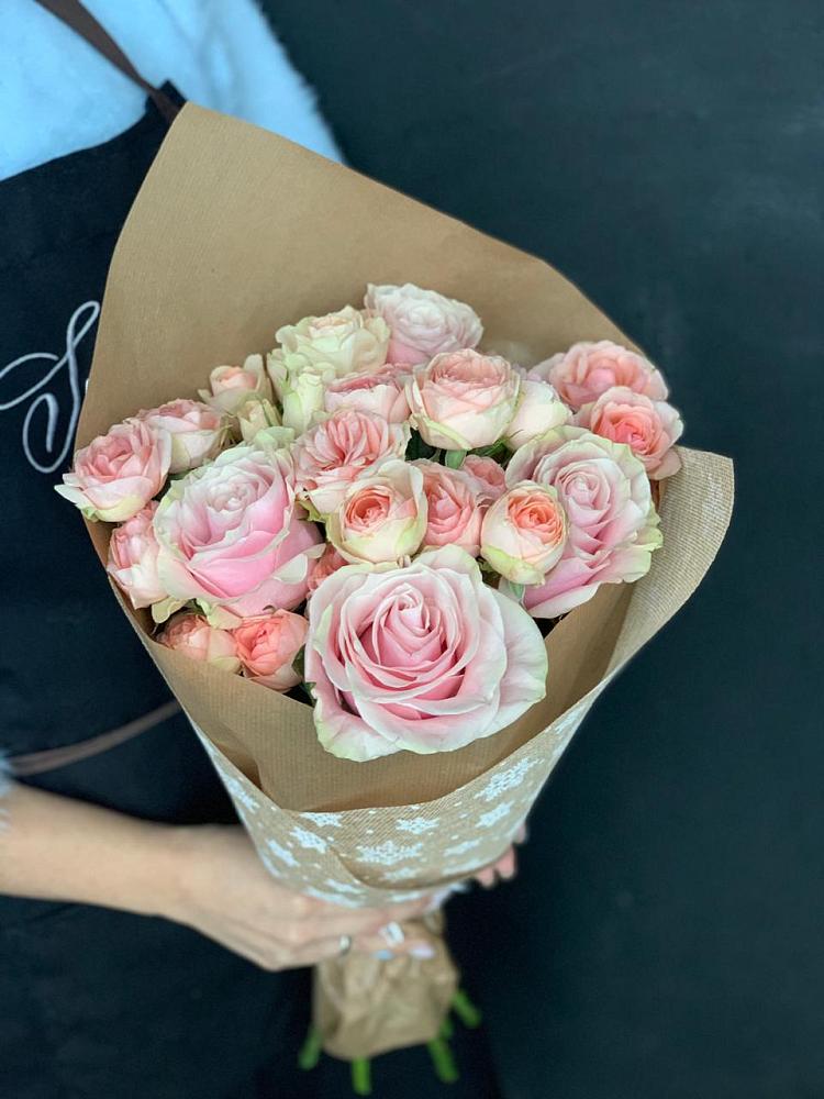 Букет цветов из: Хризантемы и Розы в Грозном