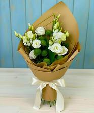 Букет цветов из:  Хризантемы и Лизиантусы в Грозном