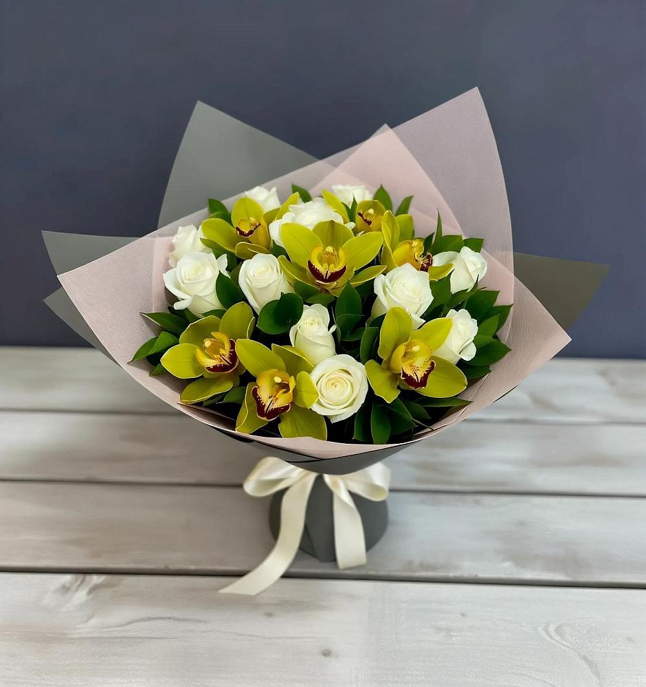 Букет цветов из: Орхидеи и Розы в Грозном