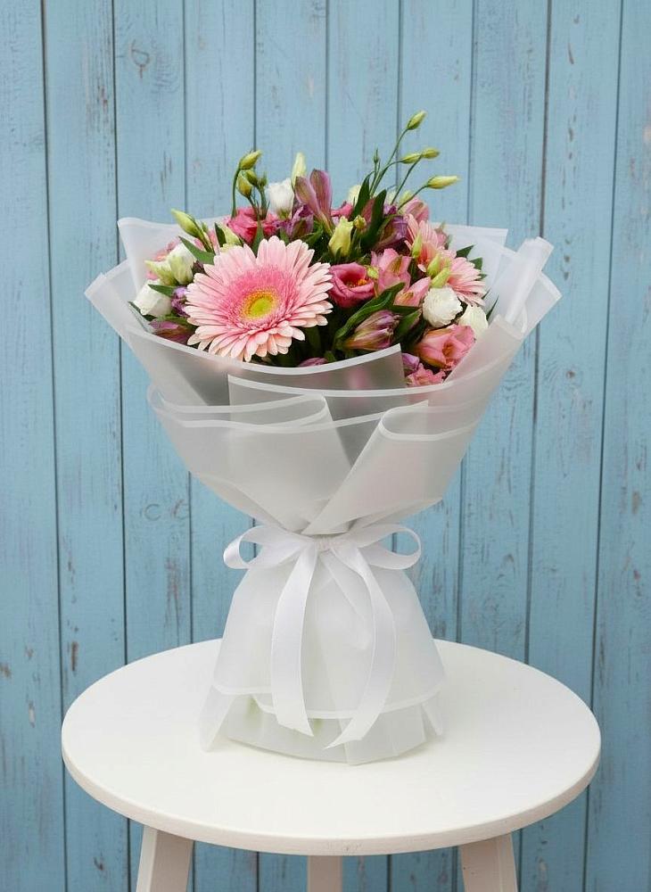 Букет цветов из: Герберы, Альстромерии и Лизиантусы в Грозном