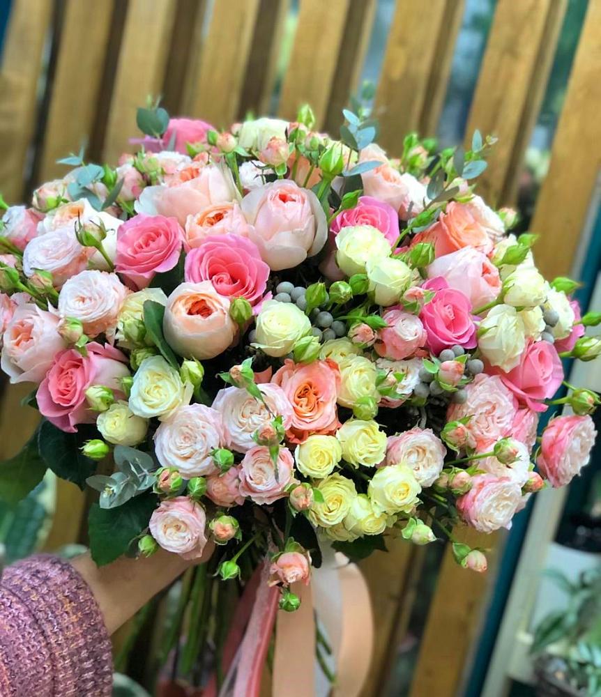 Букет цветов из: Розы в Грозном