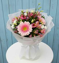 Букет цветов из:  Герберы, Альстромерии и Лизиантусы в Грозном