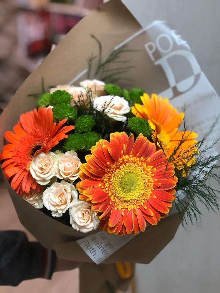Букет цветов из: Герберы, Хризантемы и Розы в Грозном