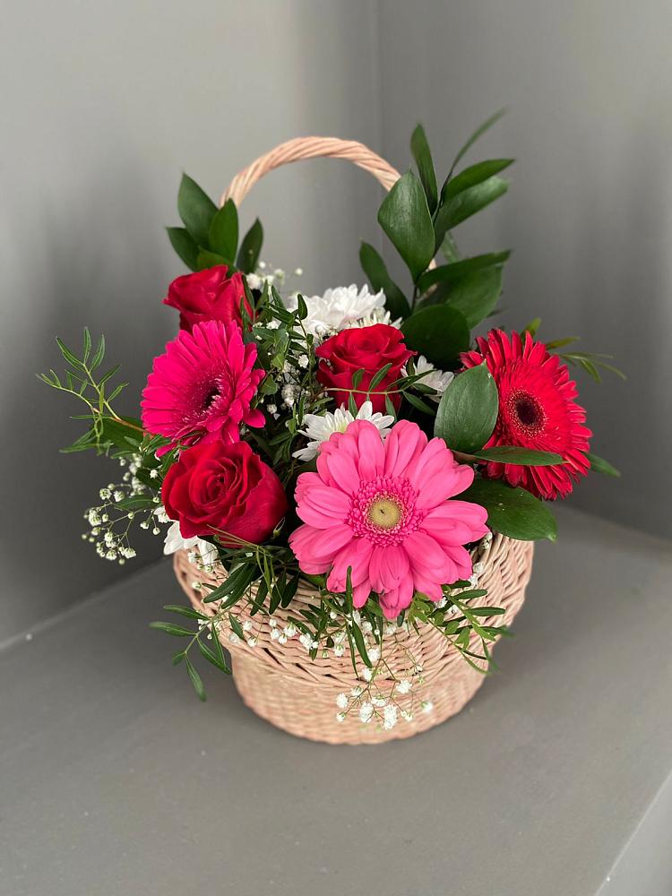 Цветочная композиция из Розы, Хризантемы и Герберы в корзине в Грозном