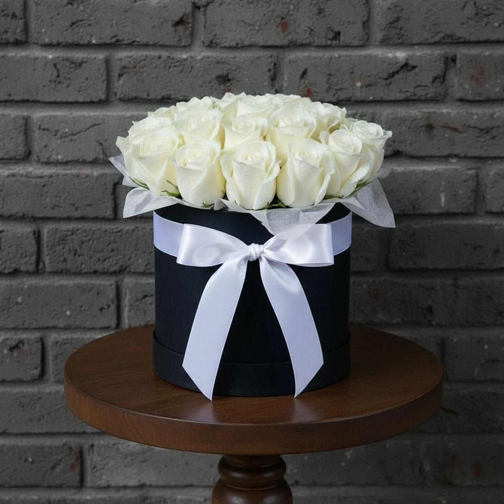 Цветочная композиция из Розы в шляпной коробке в Грозном