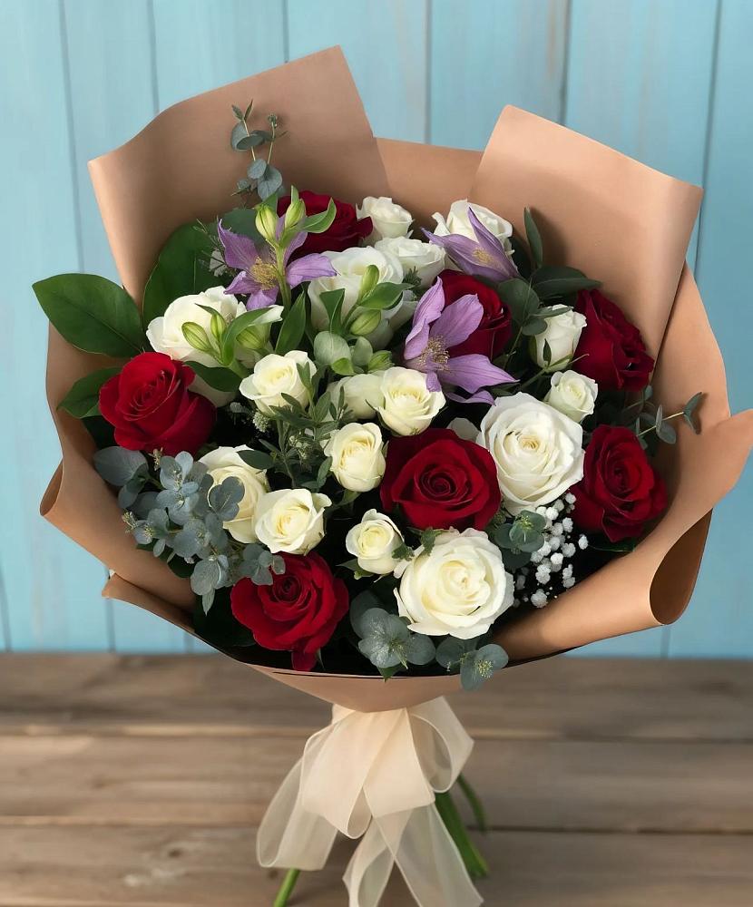 Букет цветов из: Розы и Альстромерии в Грозном