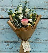 Букет цветов из:  Розы и Лизиантусы в Грозном